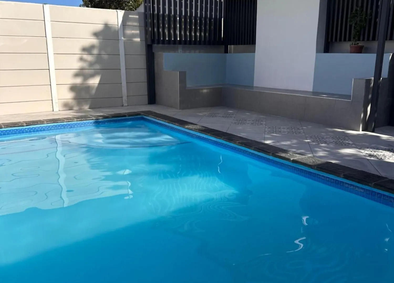Villa Cozy Retreat With A Pool! à Le Cap Hébergement de vacances