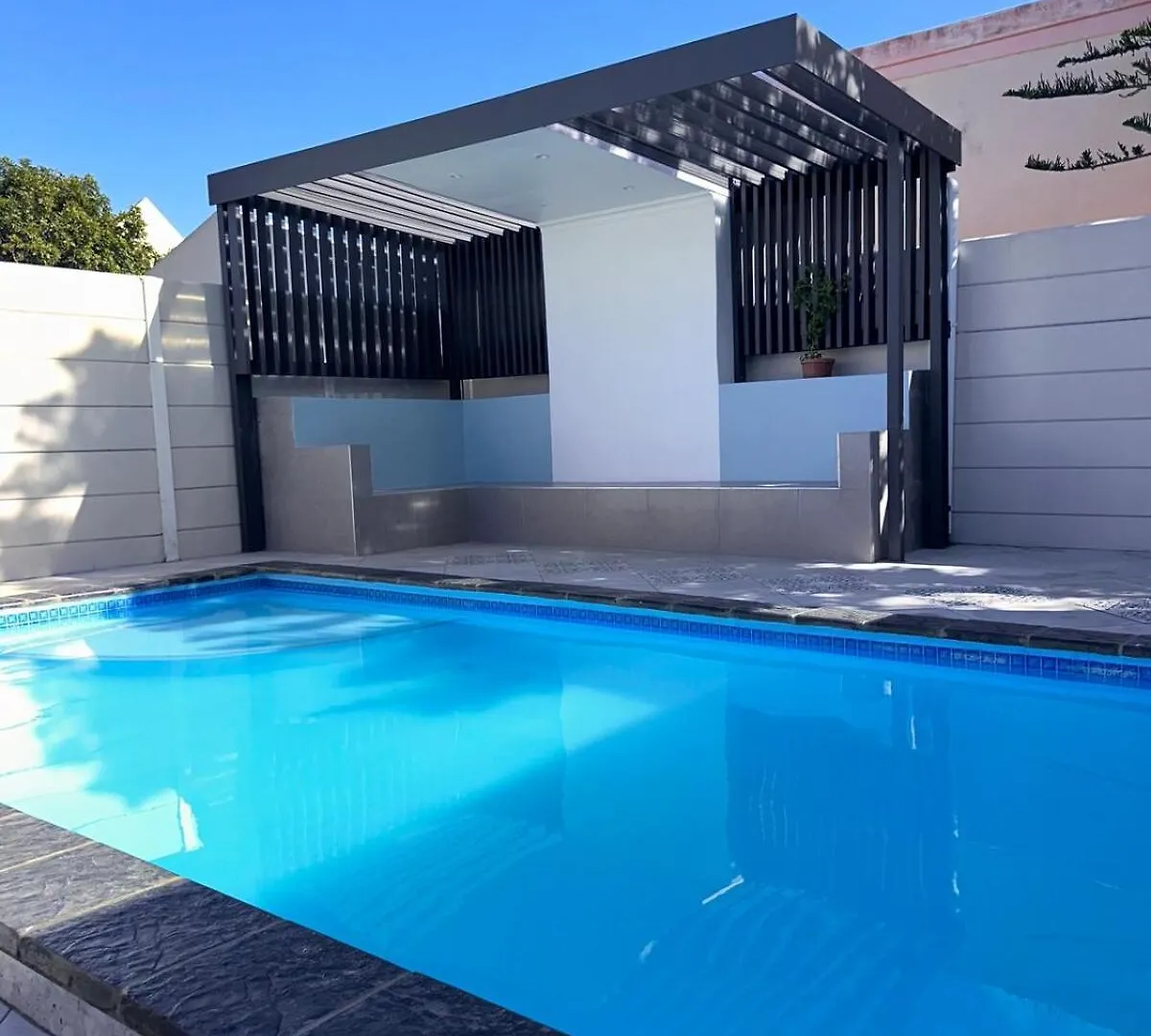 Villa Cozy Retreat With A Pool! à Le Cap